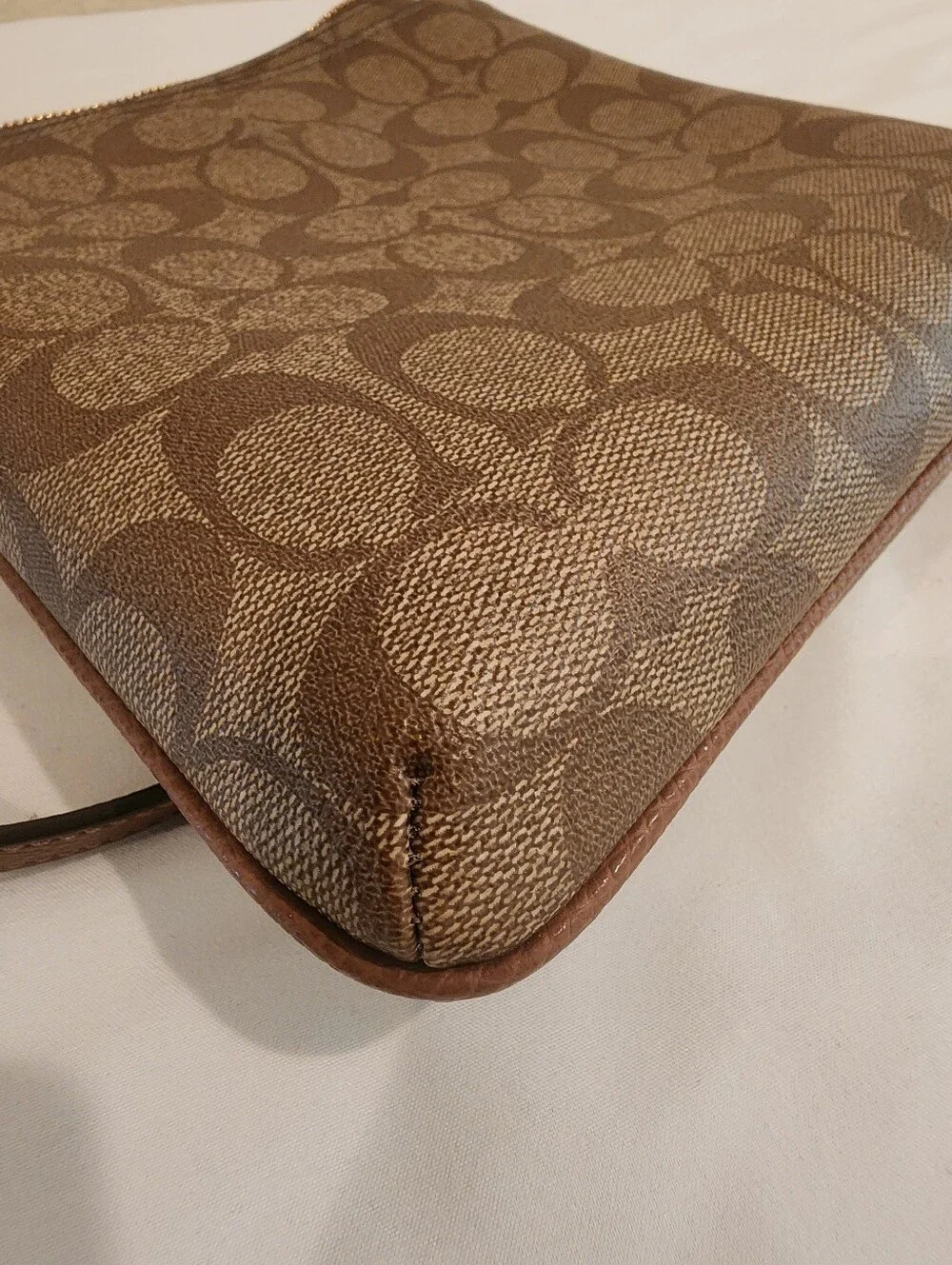 Authentic Coach Signature Canvas North/South Crossbody Bag (F35940)